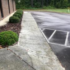 Building Sidewalk Washing 4